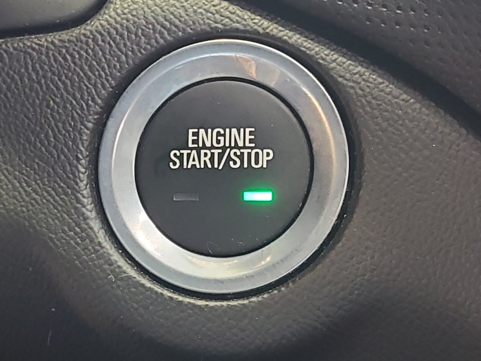 Used 2018 Chevrolet Equinox Premier FWD image 30