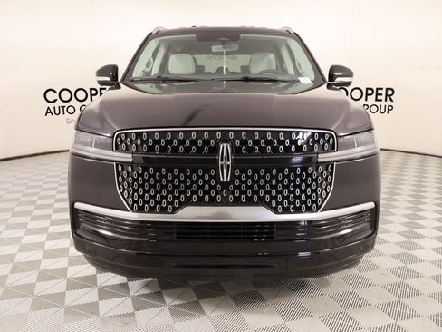 New 2026 Lincoln Navigator Premiere AWD/4WD image 10