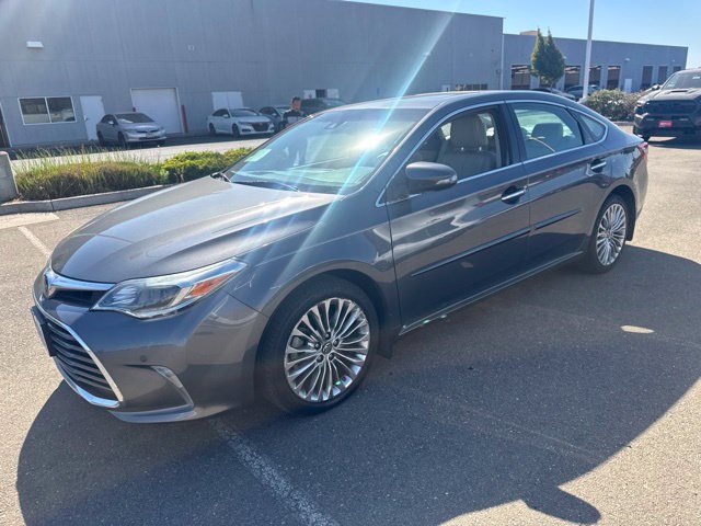 Used 2018 Toyota Avalon Limited FWD image 1