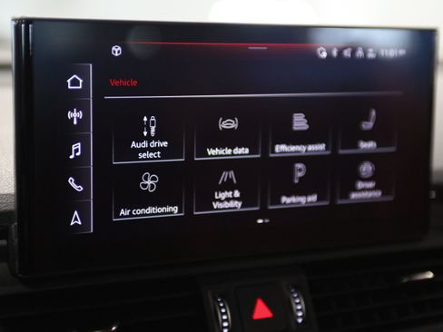 Used 2023 Audi SQ5 Premium Plus w/ Premium Plus Package AWD/4WD image 28