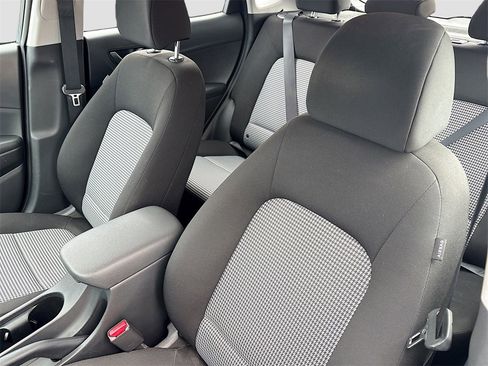 Used 2023 Hyundai Kona SE image 19