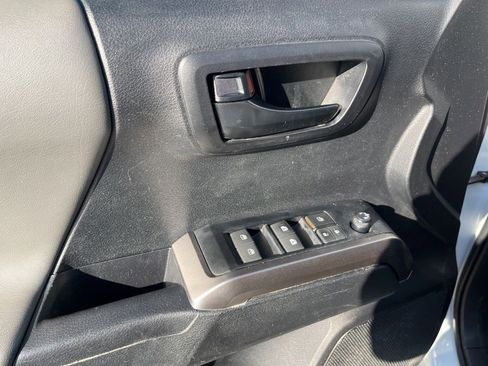 Used 2023 Toyota Tacoma SR5 w/ Technology Package AWD/4WD image 22
