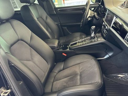 Used 2020 Porsche Macan S AWD/4WD image 8