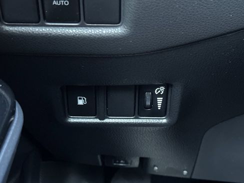 Used 2019 Toyota C-HR XLE image 35