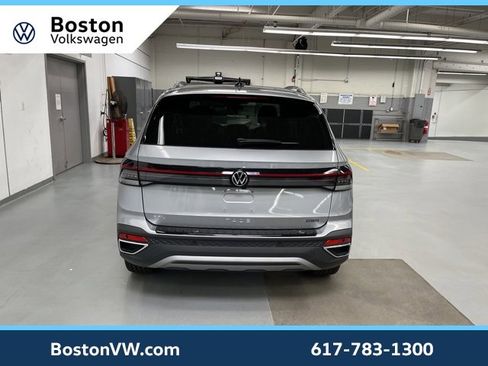 New 2026 Volkswagen Taos SEL image 3