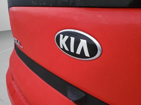 Used 2017 Kia Soul + image 27