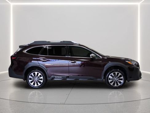 Used 2024 Subaru Outback Touring AWD/4WD image 6