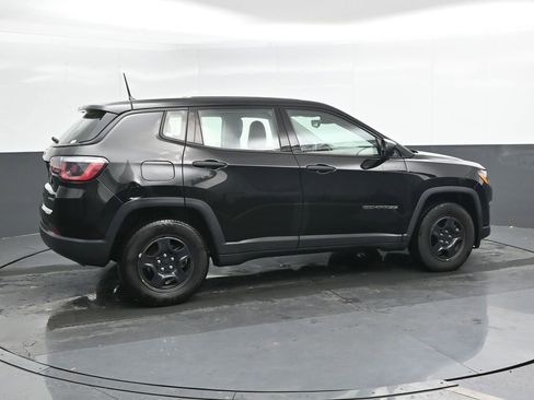 Used 2018 Jeep Compass Sport image 3