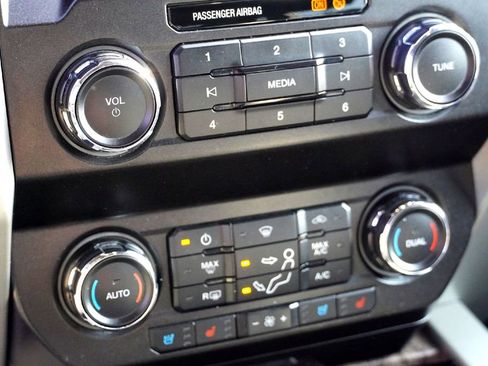 Used 2019 Ford F250 Lariat w/ Lariat Value Package image 16