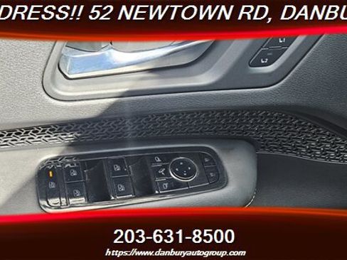 Used 2023 Nissan Ariya FWD image 13