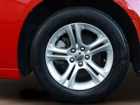 Used 2022 Dodge Charger SXT RWD image 10