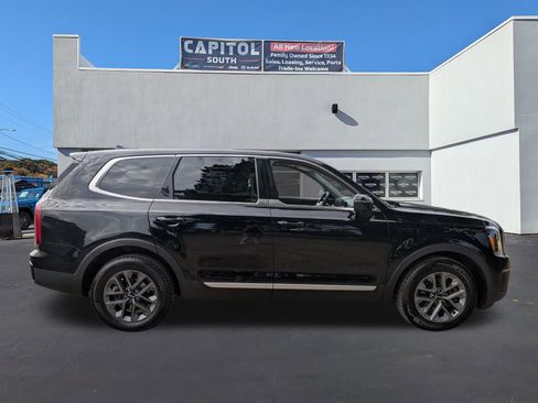 Used 2023 Kia Telluride LX image 2