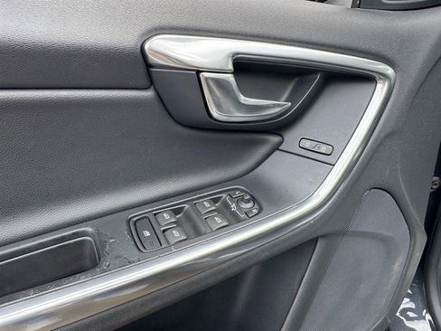 Used 2015 Volvo V60 T5 Platinum image 12
