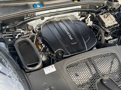 Used 2019 Porsche Macan image 46