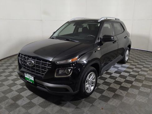 Used 2020 Hyundai Venue SEL FWD image 2