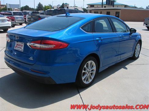 Used 2020 Ford Fusion SE FWD image 34