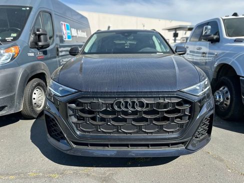 Used 2025 Audi Q8 Premium Plus w/ Premium Plus Package image 2