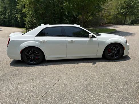 Certified 2023 Chrysler 300 C RWD image 7