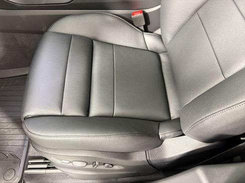Used 2026 Porsche Cayenne AWD/4WD image 14