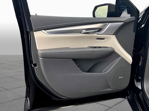 Used 2023 Cadillac XT5 Premium Luxury w/ Technology Package FWD image 23