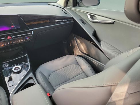 New 2026 Kia Niro Wind FWD image 10