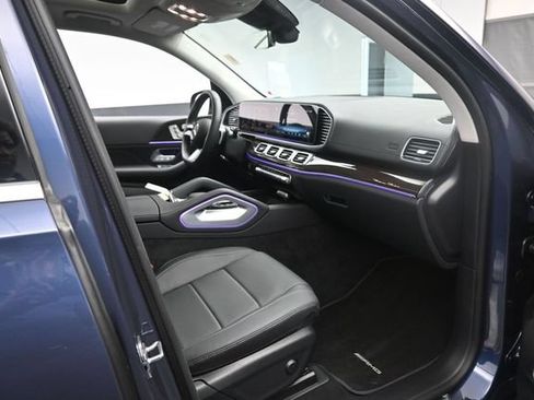 Used 2026 Mercedes-Benz GLS 450 4MATIC image 30