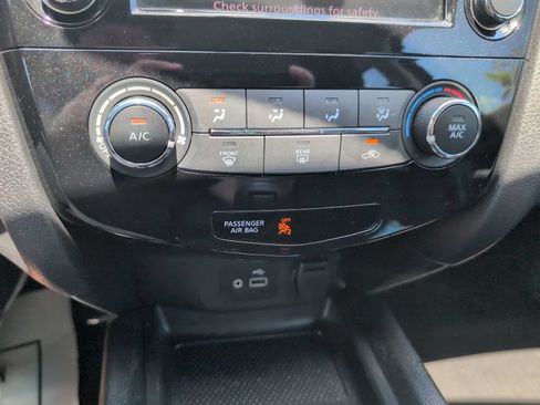 Used 2019 Nissan Rogue Sport S w/ Appearance Package FWD image 15