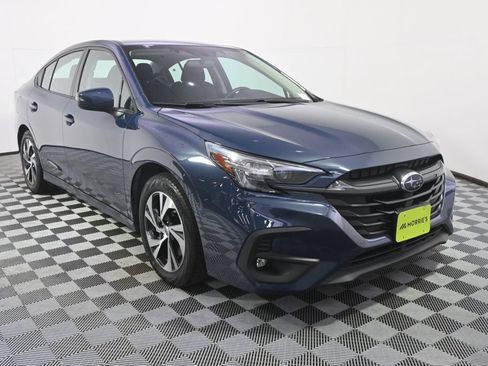 Used 2025 Subaru Legacy Premium AWD/4WD image 9