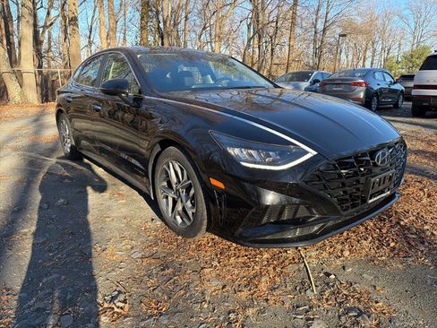 Used 2022 Hyundai Sonata SEL w/ Convenience Package image 2