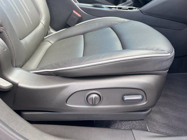 Used 2024 Buick Encore GX Avenir w/ Avenir Convenience Package FWD image 14
