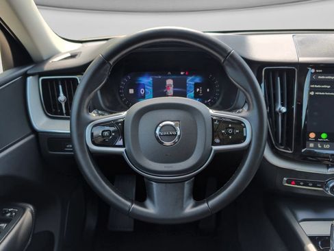 Used 2025 Volvo XC60 B5 Plus AWD/4WD image 11