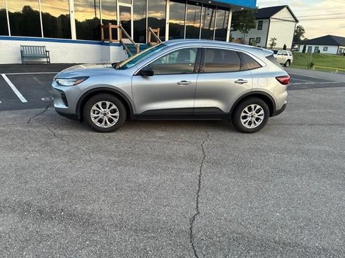 Used 2024 Ford Escape Active FWD image 14