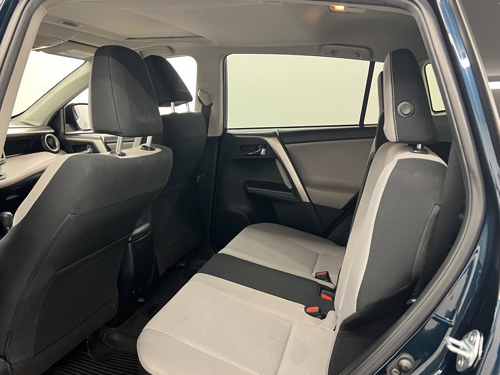 Used 2018 Toyota RAV4 XLE FWD image 11