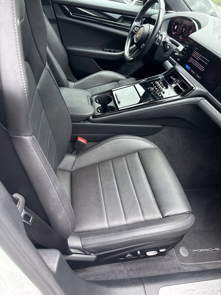 Certified 2025 Porsche Panamera RWD image 23