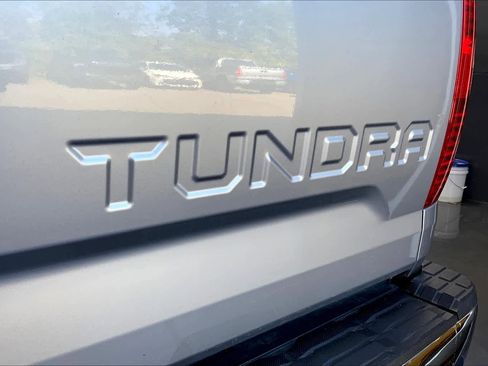 Used 2019 Toyota Tundra SR5 AWD/4WD image 10