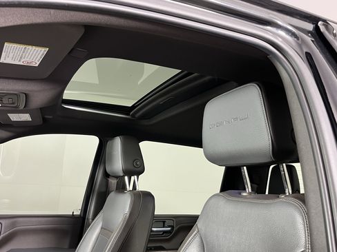 Used 2021 GMC Sierra 3500 Denali w/ Denali Ultimate Package image 16