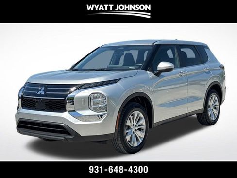 Used 2025 Mitsubishi Outlander ES AWD/4WD image 1