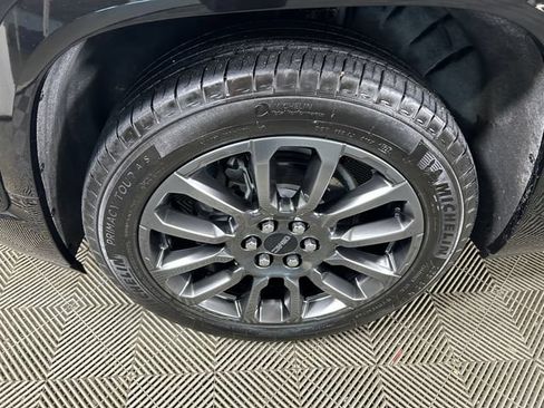 Used 2023 GMC Acadia Denali w/ Black Diamond Edition AWD/4WD image 11
