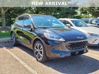 Used 2021 Ford Escape SE w/ SE Sport Appearance Package