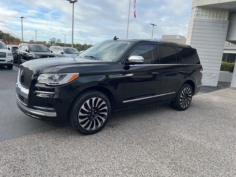 Used 2023 Lincoln Navigator Black Label image 3