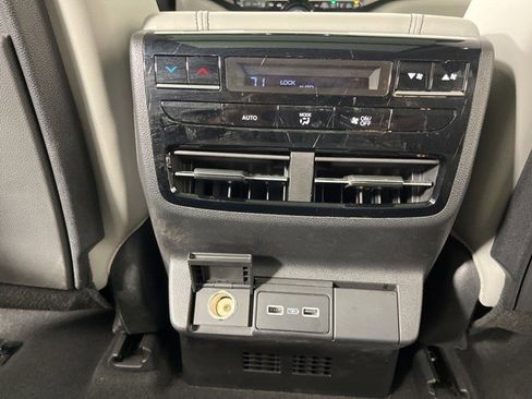 Used 2023 Acura MDX SH-AWD w/ Technology Package image 44