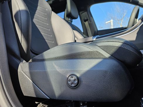 Certified 2025 Mercedes-Benz GLC 300 4MATIC image 17