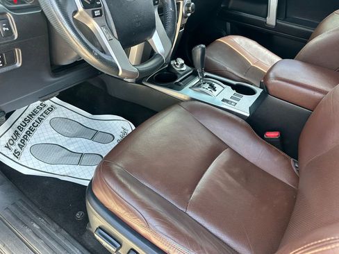 Used 2016 Toyota 4Runner Limited AWD/4WD image 38