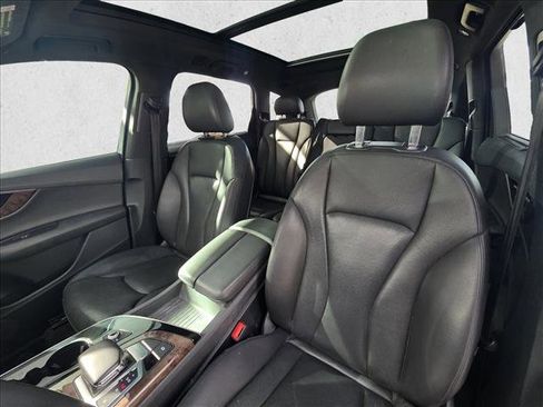 Used 2017 Audi Q7 3.0T Prestige w/ Prestige Package image 12