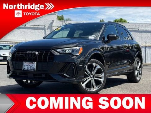 Used 2021 Audi Q3 2.0T Premium w/ Convenience Package AWD/4WD image 2