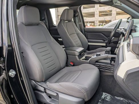 Used 2024 Toyota Tacoma TRD Off-Road image 28