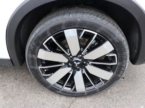 Used 2025 Mitsubishi Outlander SE AWD/4WD image 63