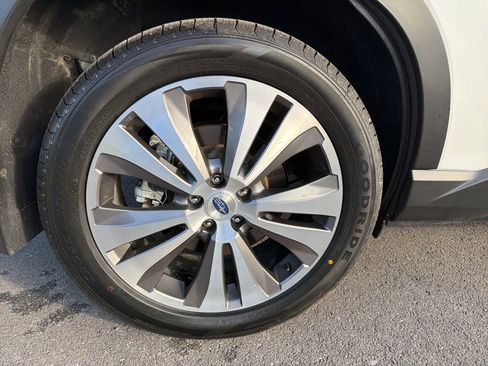 Used 2022 Subaru Ascent Limited w/ Technology Package image 14
