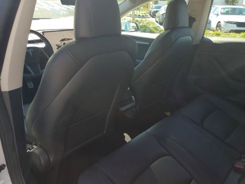 Used 2022 Tesla Model 3 Performance image 18