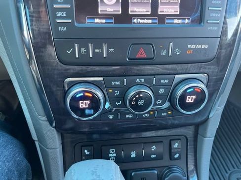 Used 2017 Buick Enclave Leather FWD image 16